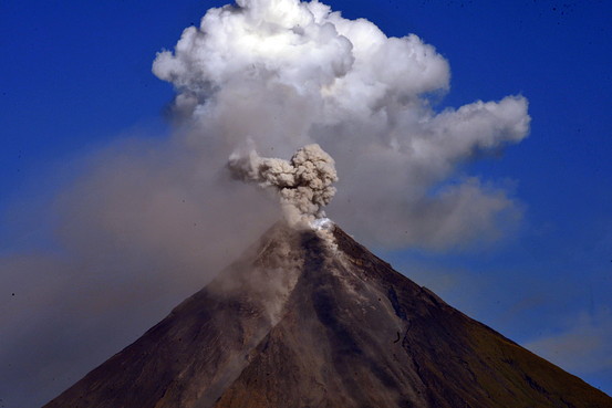 OB-IE484_volcan_G_20100416103600